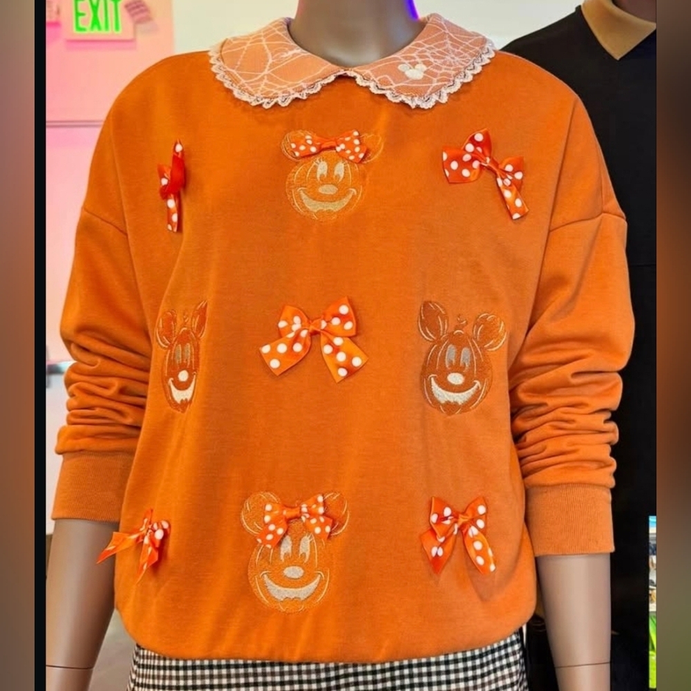 DisneyParks Minnie Jack-o'-Lantern Sweatshirt for Women by Her Universe M NWT